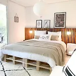 Dromen Op 1 - Stijlvolle En Knusse Vakantiewoning Met Veranda En Grote Omheinde Tuin! Nunspeet