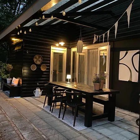 Dromen Op 1 - Stijlvolle En Knusse Vakantiewoning Met Veranda En Grote Omheinde Tuin! * Nunspeet