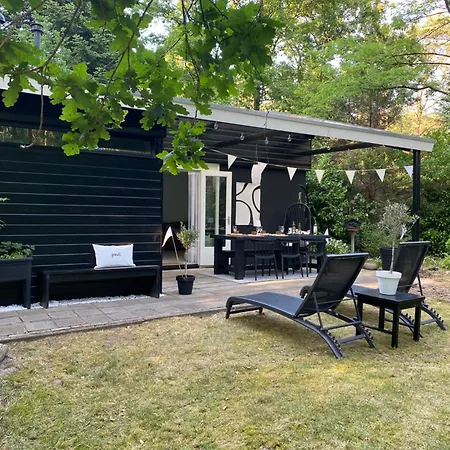 Dromen Op 1 - Stijlvolle En Knusse Vakantiewoning Met Veranda En Grote Omheinde Tuin! * Nunspeet